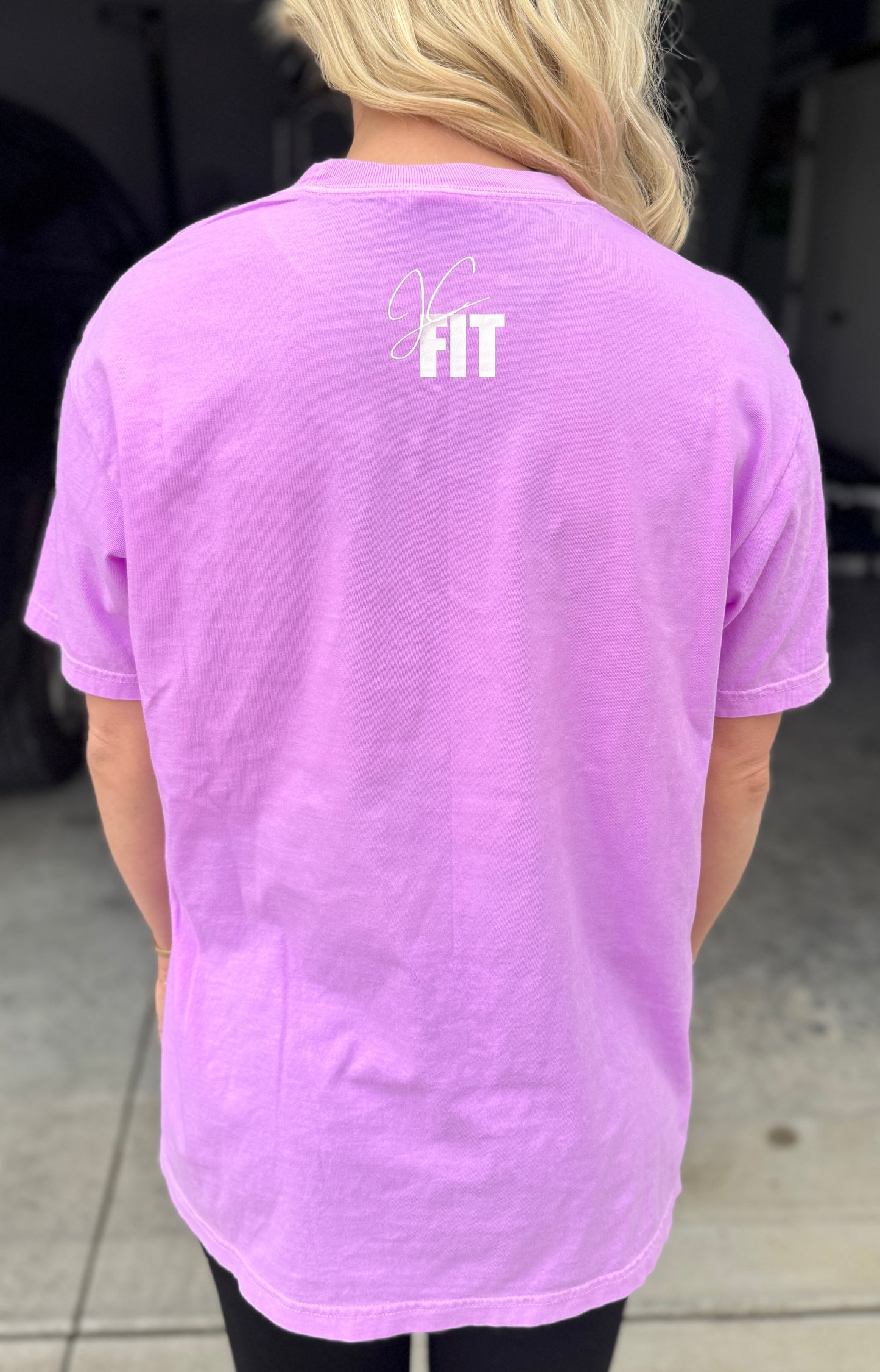 SALE‼️Mom Bod T-Shirts (2 colors)