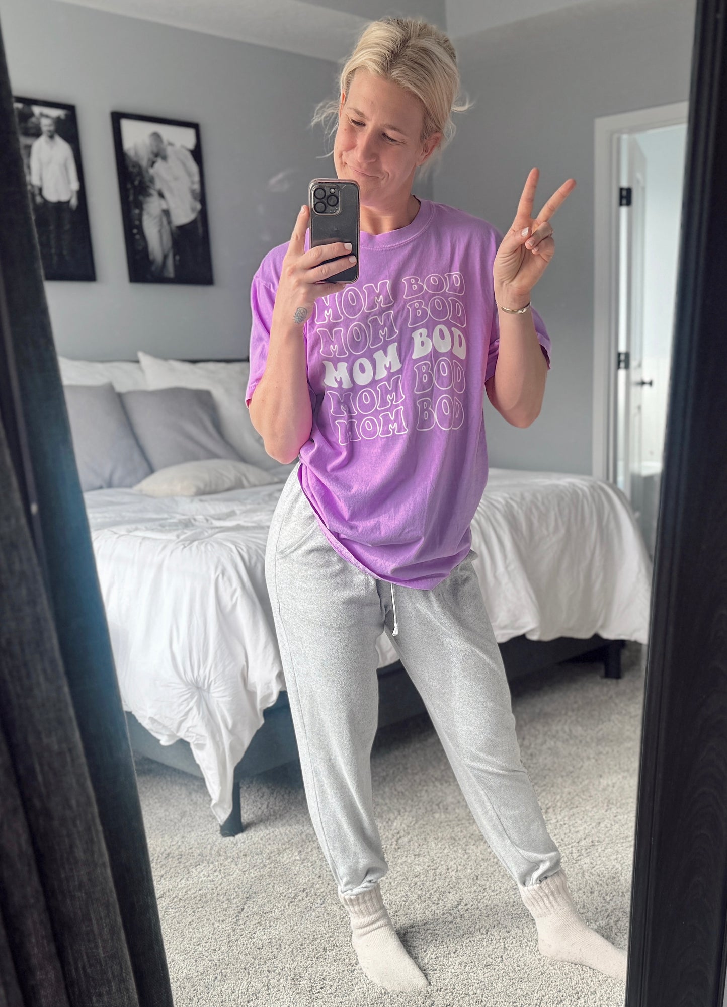 SALE‼️Mom Bod T-Shirts (2 colors)